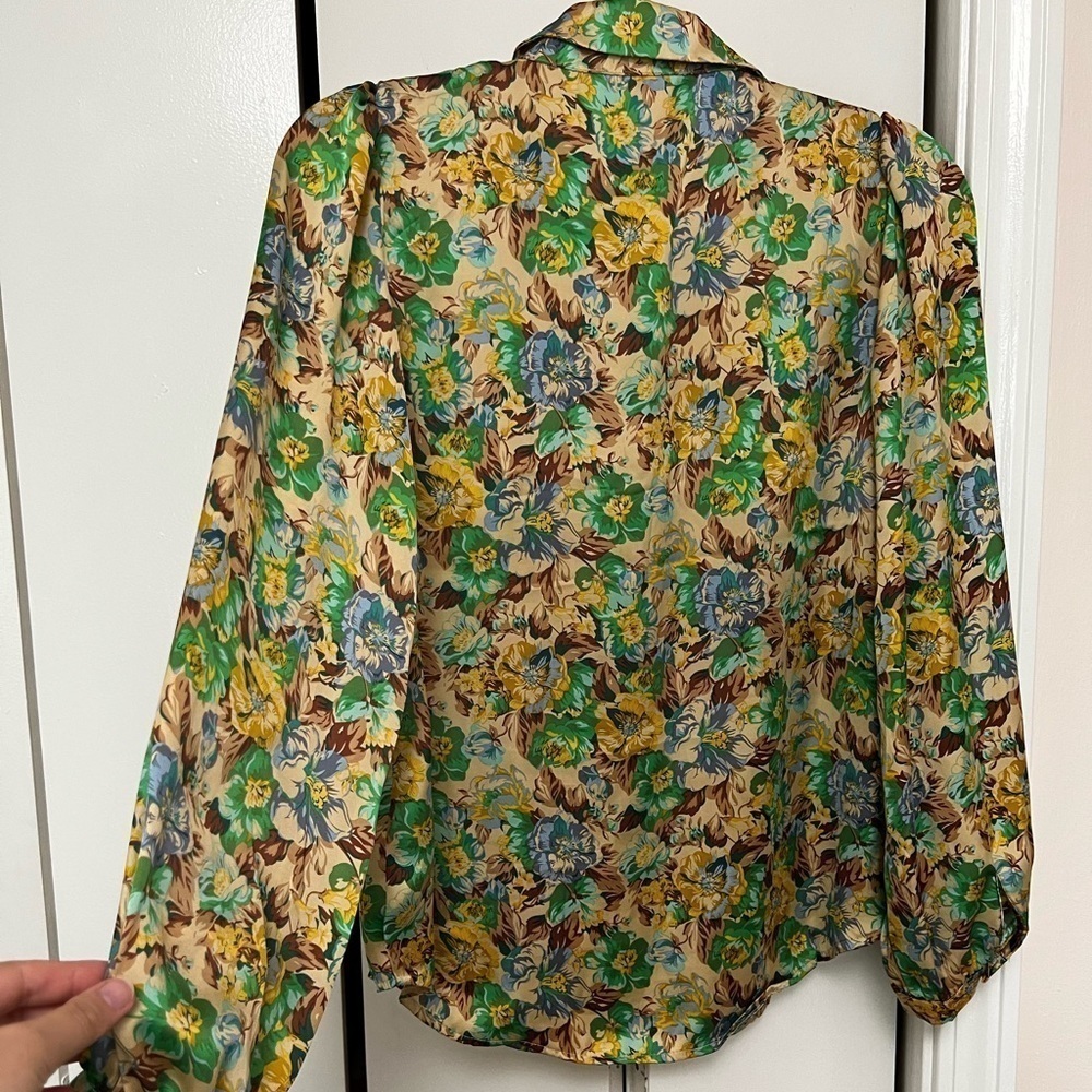 Satin blouse - Picture 3 of 3